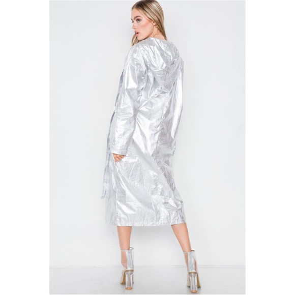 Metallic Lightweight Zip-up Jacket - Picture 4 of 6